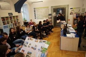 Studenci krakowskiej AWF na zajęciach  w wadowickiej Informacji Turystyczej - zdjęcie6