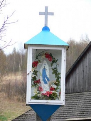 Kapliczka z figurką Matki Bożej Różańcowej koniec XIX w.