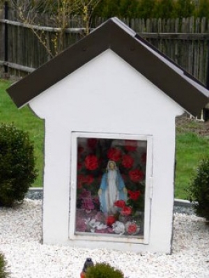 Kapliczka Matki Bożej z Lourdes