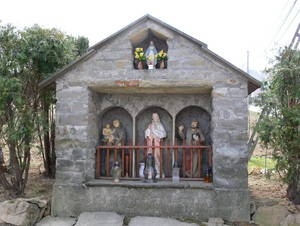 Kapliczka domkowa z figurami świętych przed 1875 r.