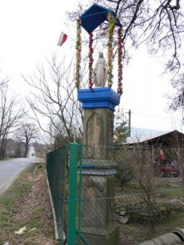 Kapliczka słupowa Matki Bożej z Lourdes 1881 r.