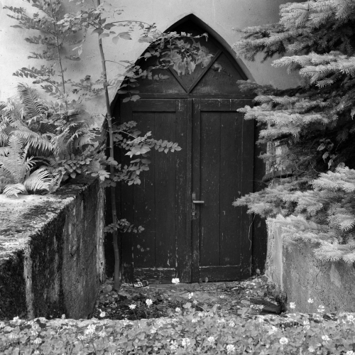 „Wadowickie drzwi i inne elementy przejścia” – wystawa fotografii Łukasza Brańki