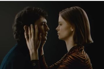Film o miłości, jakiej jeszcze nie było - Światłoczuła