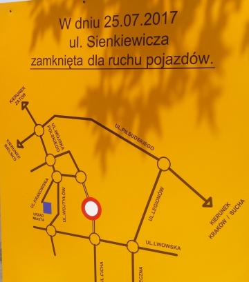Ul. Sienkiewicza zamknięta.